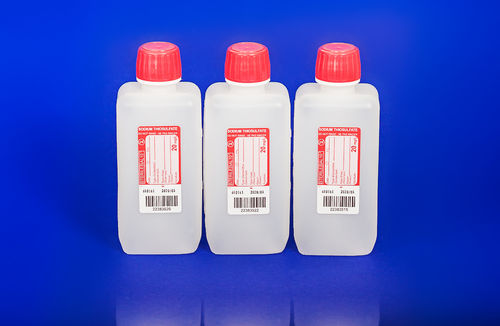 Sterile Polyethylen-Flaschen, 250 ml, mit 5 mg Natriumthiosulfat, Enghals
